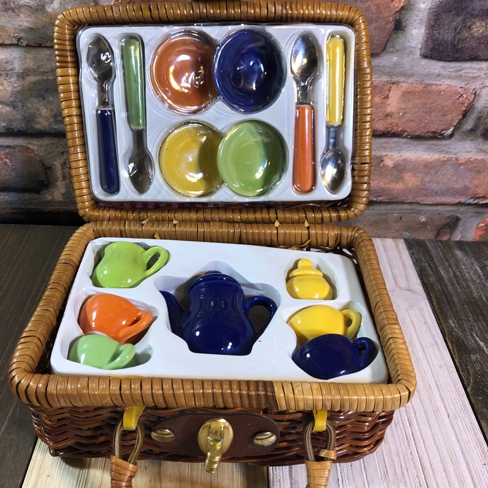 Children Picnic Basket Miniature Tea set for Four
